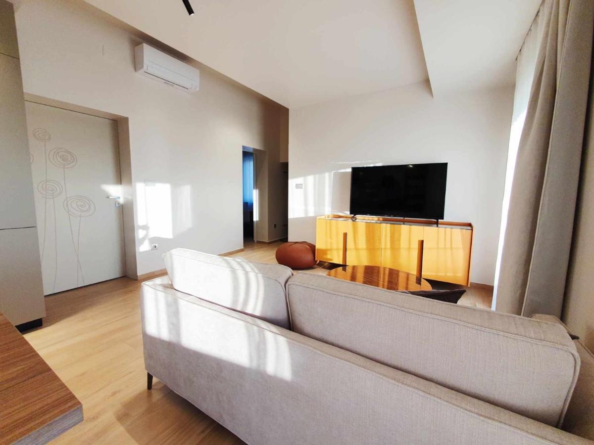 New Ana Design City Center Apartments Pula Ngoại thất bức ảnh